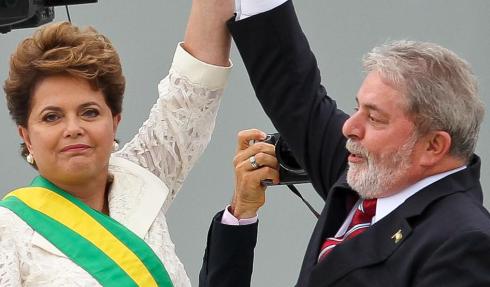 Dilma e Lula estarão hoje, 19h, no Teatro Positivo, em Curitiba