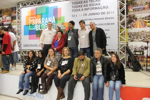 Alguns membros da Associação ParanáBlogs no encerramento do #3ParanáBlogs. Foto de Felipe Bianchi